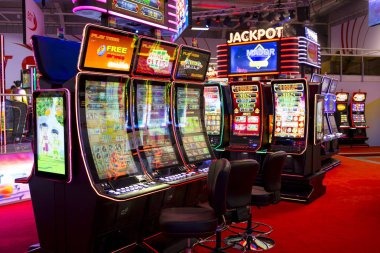 Live dealer game lobby showing card games and betting interface on slot idr